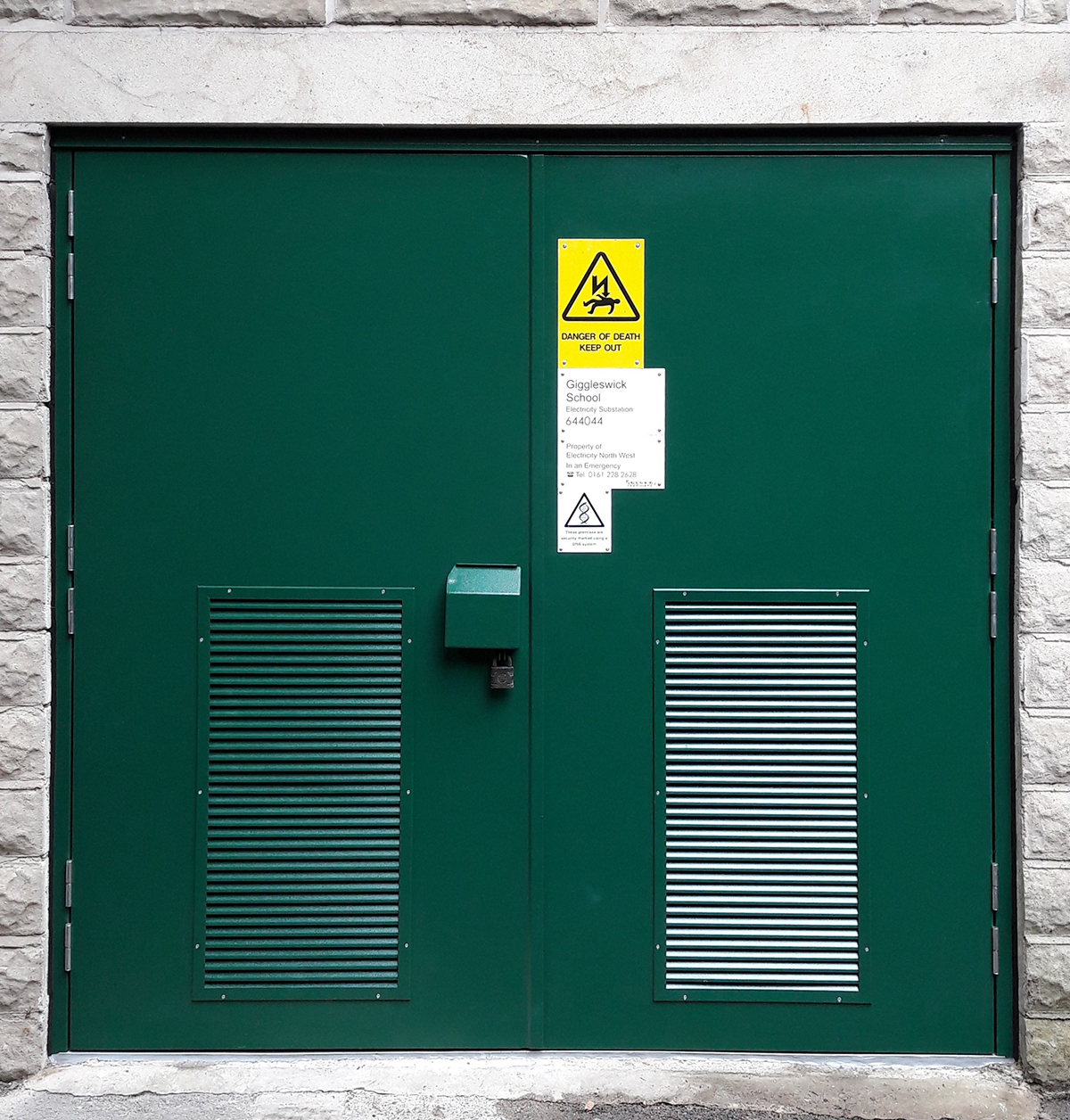 High-quality aluminium fabrication and automatic doors supplied and installed across Essex, London, Kent