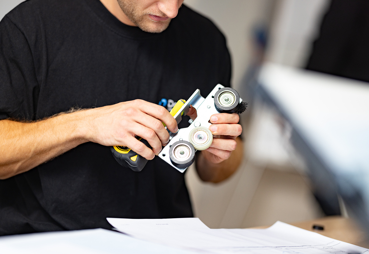 High-quality aluminium fabrication and automatic doors supplied and installed across Essex, London, Kent