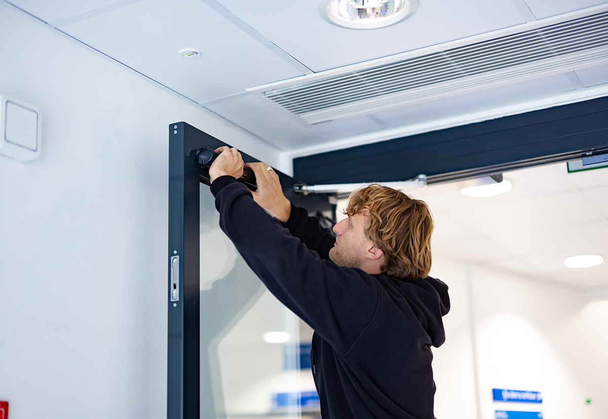 High-quality aluminium fabrication and automatic doors supplied and installed across Essex, London, Kent