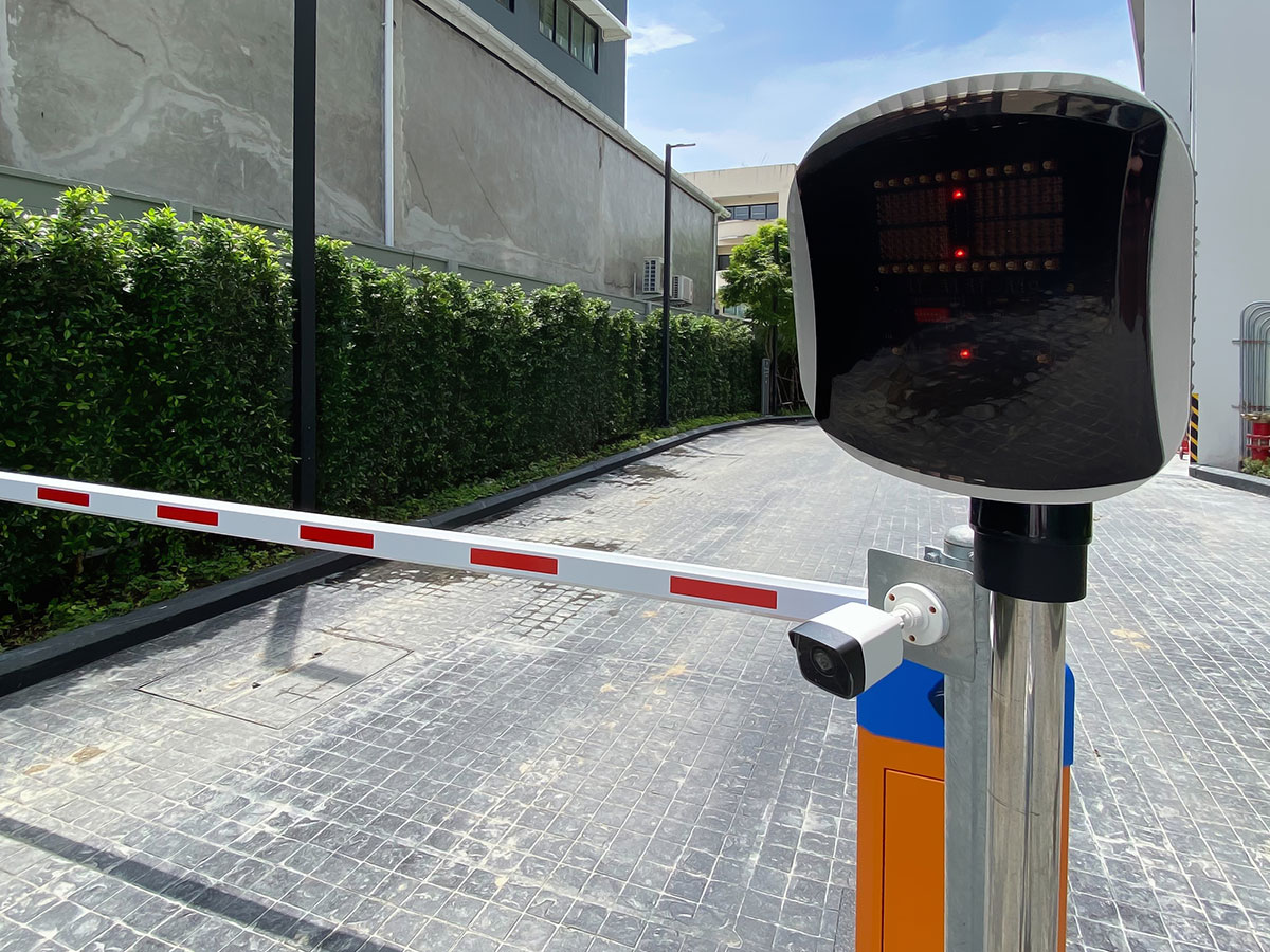 High-quality aluminium fabrication and automatic doors supplied and installed across Essex, London, Kent